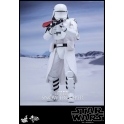 Hot Toys MMS322 – Star Wars: The Force Awakens - First Order Snowtrooper Officer 