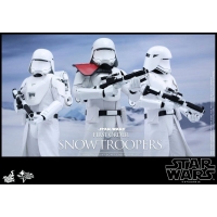 Hot Toys MMS322 – Star Wars: The Force Awakens - First Order Snowtrooper Officer 