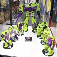 Takara Tomy - Transformers Master Piece - Unite Warriors UW-04 Devastator with coins