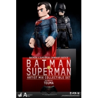 Hot Toys – AMC018-019 – BvS: Dawn of Justice - Batman & Superman Artist Mix Collectible Bobble-Head Designed by TOUMA