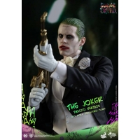  Hot Toys – MMS395 – Suicide Squad - The Joker (Tuxedo Version)