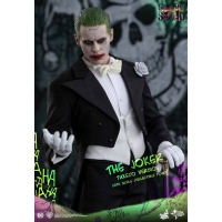  Hot Toys – MMS395 – Suicide Squad - The Joker (Tuxedo Version)