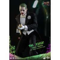  Hot Toys – MMS395 – Suicide Squad - The Joker (Tuxedo Version)