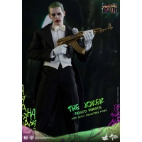  Hot Toys – MMS395 – Suicide Squad - The Joker (Tuxedo Version)