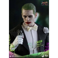  Hot Toys – MMS395 – Suicide Squad - The Joker (Tuxedo Version)