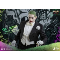  Hot Toys – MMS395 – Suicide Squad - The Joker (Tuxedo Version)