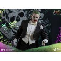  Hot Toys – MMS395 – Suicide Squad - The Joker (Tuxedo Version)