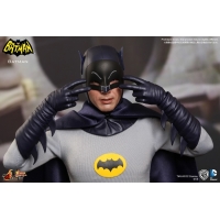 Hot Toys - Batman (1966) - Batman