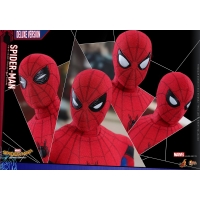 Hot Toys –MMS426 – Spider-Man: Homecoming – Spider-Man Collectible Figure (Deluxe Version)