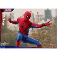 Hot Toys –MMS426 – Spider-Man: Homecoming – Spider-Man Collectible Figure (Deluxe Version)