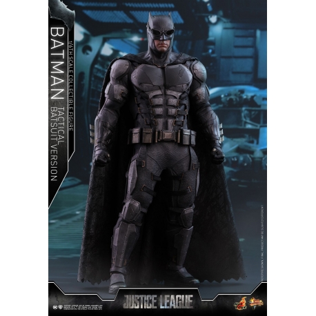 Hot Toys – MMS432 – Justice League –  Batman (Tactical Batsuit Version) Collectible