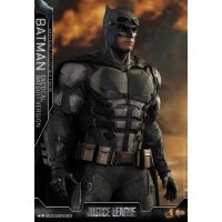 Hot Toys – MMS432 – Justice League –  Batman (Tactical Batsuit Version) Collectible