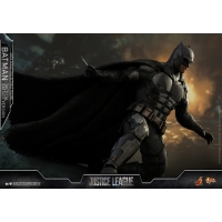 Hot Toys – MMS432 – Justice League –  Batman (Tactical Batsuit Version) Collectible