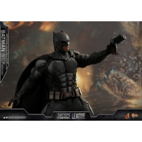 Hot Toys – MMS432 – Justice League –  Batman (Tactical Batsuit Version) Collectible