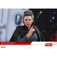 [Pre-Order] Hot Toys - MMS458 - Star Wars The Last Jedi - Luke Skywalker (Deluxe Version)