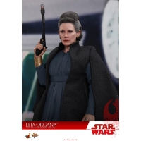 [Pre-Order] Hot Toys - MMS458 - Star Wars The Last Jedi - Luke Skywalker (Deluxe Version)