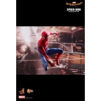 Hot Toys - MMS425 - Spider-Man: Homecoming - 1/6th scale Spider-Man Collectible Figure