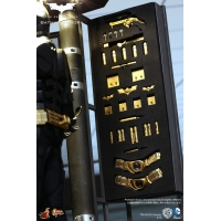 Hot Toys - Batman Armory with Batman Collectible Figure