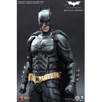 Hot Toys - Batman Armory with Batman Collectible Figure