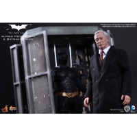 Hot Toys - Batman Armory with Alfred Pennyworth