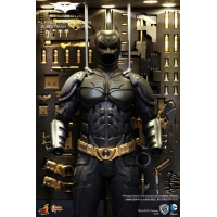 Hot Toys - Batman Armory with Alfred Pennyworth