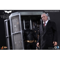 Hot Toys - Batman Armory w/ Bruce Watne & Alfred Pennyworth