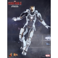 Hot Toys - Iron Man 3 - Starboost (Mark XXXIX)