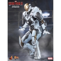 Hot Toys - Iron Man 3 - Starboost (Mark XXXIX)