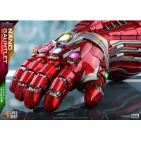 Hot Toys - LMS008 - Avengers: Endgame - Nano Gauntlet Life-Size Collectible (Hulk Version)