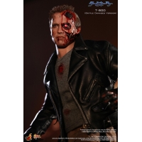 Hot Toys - Terminator - T-800 - Battle Damage Version