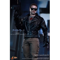 Hot Toys - Terminator - T-800 - Battle Damage Version