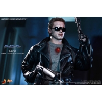 Hot Toys - Terminator - T-800 - Battle Damage Version