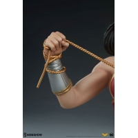 [Pre-Order] SIDESHOW COLLECTIBLES - WONDER WOMAN BUST