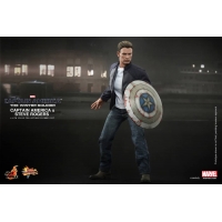 Hot Toys - Captain America & Steve Rogers Set