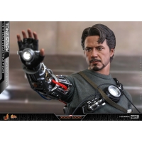 [Pre-Order] Hot Toys - MMS582 - Iron Man - 1/6th scale Tony Stark (Mech Test Version) Collectible Figure (Deluxe Version)