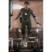 [Pre-Order] Hot Toys - MMS582 - Iron Man - 1/6th scale Tony Stark (Mech Test Version) Collectible Figure (Deluxe Version)