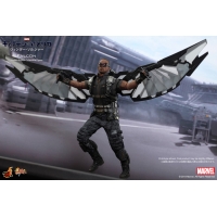 Hot Toys - CAWS - Falcon