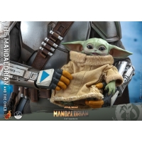 [Pre-Order] Hot Toys -  QS016 - Star Wars™ The Mandalorian™ - 1/4th scale The Mandalorian & The Child Collectible Set