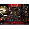 Hot Toys - MMS641 - The Batman - 1/6th scale Batman and Bat-Signal Collectible Set