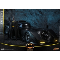 [Pre-Order] Hot Toys - MMS692 - Batman (1989) - 1/6th scale Batman Collectible Figure