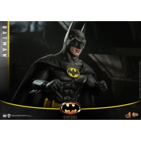 [Pre-Order] Hot Toys - MMS692 - Batman (1989) - 1/6th scale Batman Collectible Figure