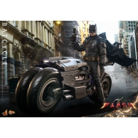 [Pre-Order] Hot Toys - MMS704 - The Flash - 1/6th scale Batcycle Collectible Vehicle