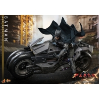 [Pre-Order] Hot Toys - MMS704 - The Flash - 1/6th scale Batcycle Collectible Vehicle