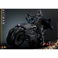 [Pre-Order] Hot Toys - MMS704 - The Flash - 1/6th scale Batcycle Collectible Vehicle