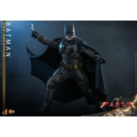 [Pre-Order] Hot Toys - MMS704 - The Flash - 1/6th scale Batcycle Collectible Vehicle