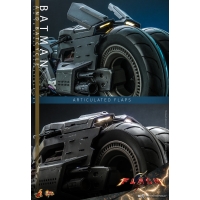 [Pre-Order] Hot Toys - MMS704 - The Flash - 1/6th scale Batcycle Collectible Vehicle