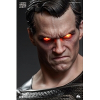 [Pre-Order] Queen Studios - SUPERMAN (HENRY CAVILL) BLACK SUIT 1/3 STATUE Regular Version