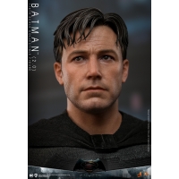 [Pre-Order] Hot Toys - MMS731 - Batman v Superman: Dawn of Justice - 1/6th scale Batman (2.0) Collectible Figure