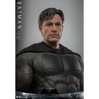 [Pre-Order] Hot Toys - MMS731 - Batman v Superman: Dawn of Justice - 1/6th scale Batman (2.0) Collectible Figure