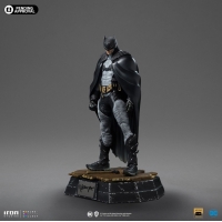 [Pre-Order] Iron Studios - Batman by Rafael Grampá Signed Version - DC Comics - Art Scale 1/10